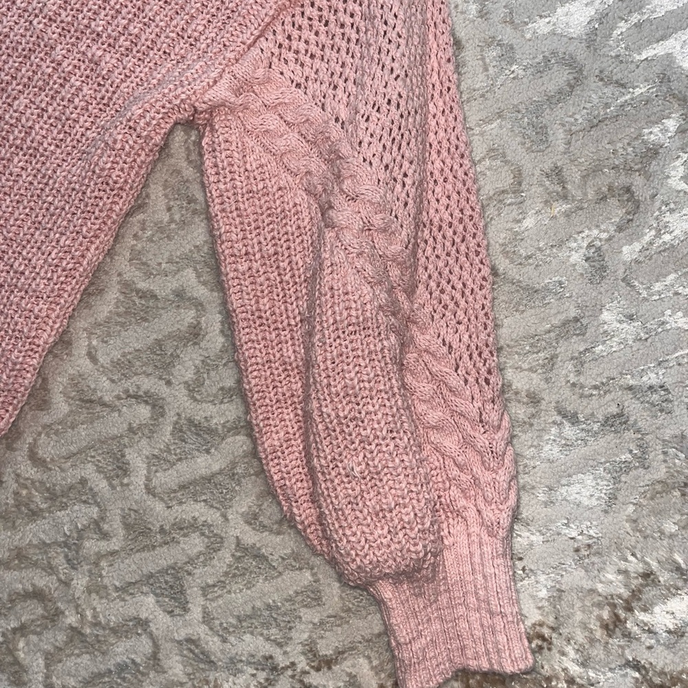 American Eagle Outfitters Dusty Pink V-Neck cable knit Sweater - Picture 4 of 4